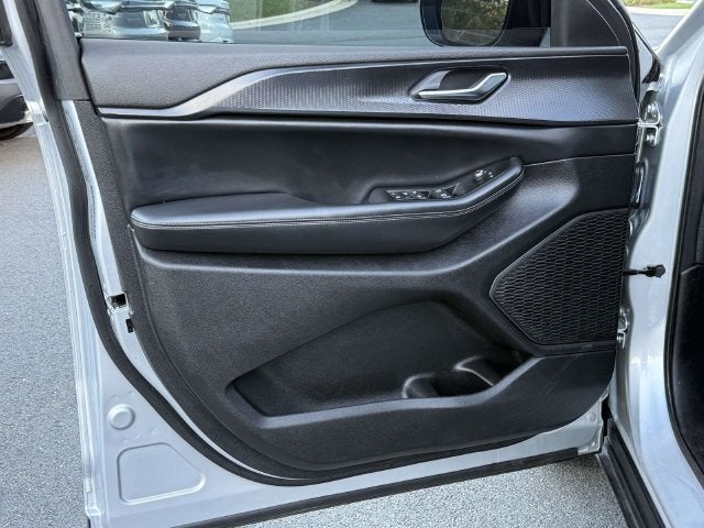 2024 Jeep Grand Cherokee L Altitude - Photo 9