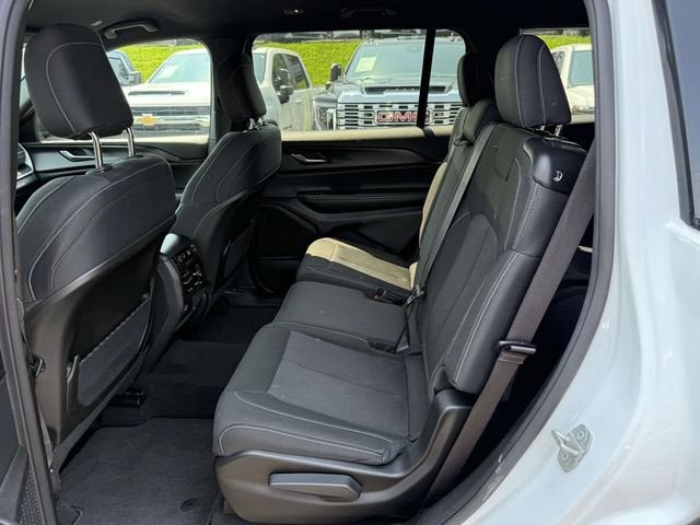 2024 Jeep Grand Cherokee L Laredo 4x4
