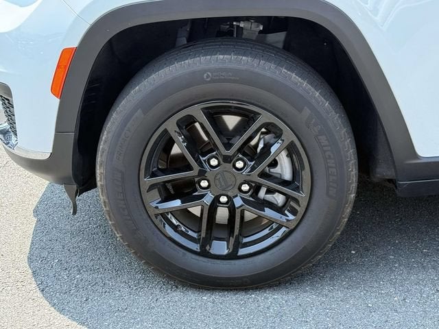 2024 Jeep Grand Cherokee L Laredo 4x4