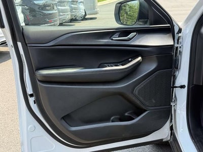 2024 Jeep Grand Cherokee L Laredo 4x4