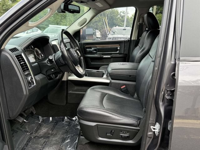 2017 RAM 1500 Laramie Crew Cab 4x4 5'7" Box