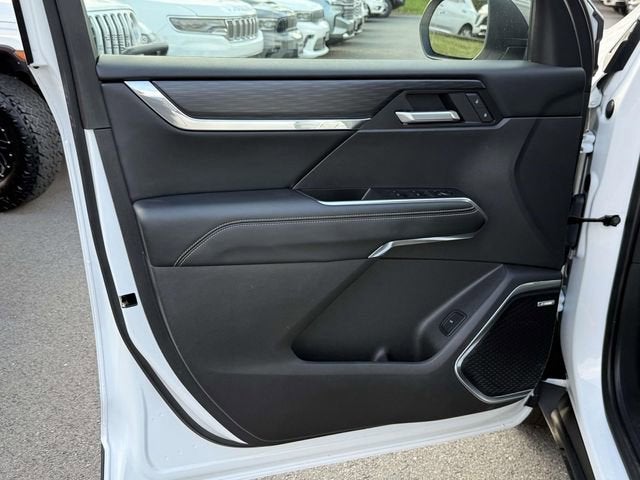 2025 GMC Acadia Elevation