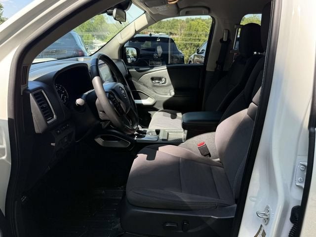 2024 Nissan Frontier Crew Cab SV 4x4