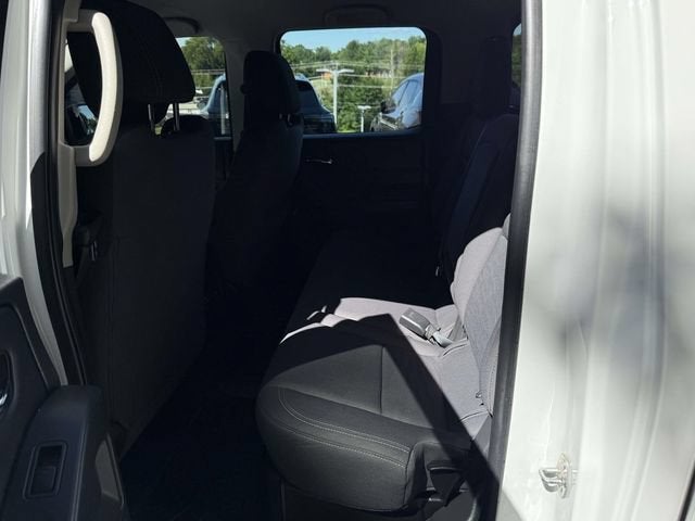 2024 Nissan Frontier Crew Cab SV 4x4