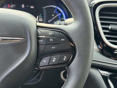 2024 Chrysler Pacifica Hybrid S Appearance Pkg