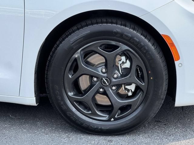 2024 Chrysler Pacifica Hybrid S Appearance Pkg