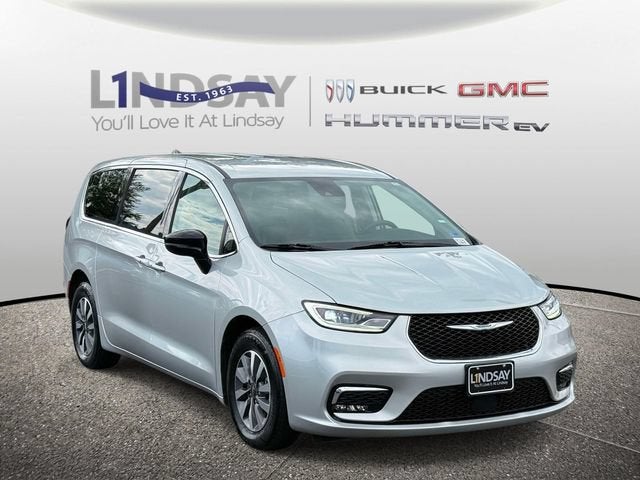 2024 Chrysler Pacifica Hybrid Select