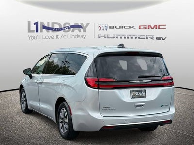 2024 Chrysler Pacifica Hybrid Select