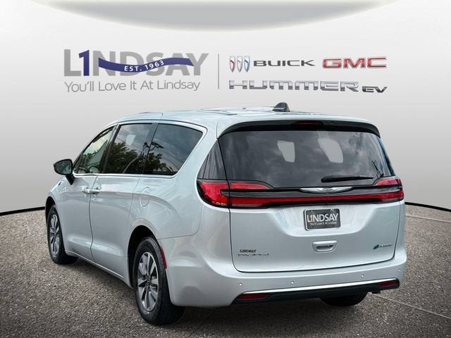 2024 Chrysler Pacifica Hybrid Select