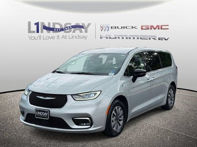 2024 Chrysler Pacifica Hybrid Select