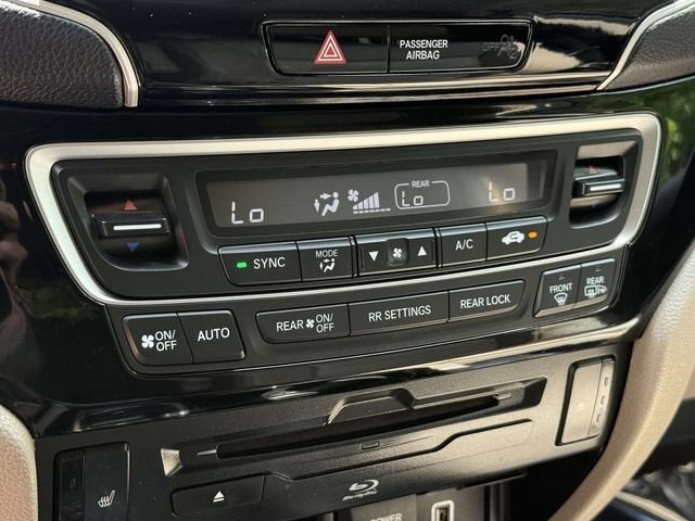 2020 Honda Pilot AWD Touring 8 Passenger