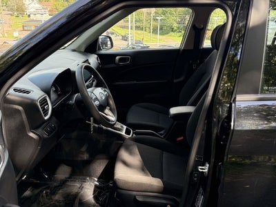 2023 Hyundai Lugar SE