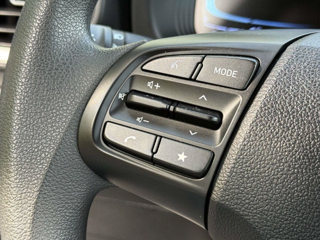 2023 Hyundai Lugar SE
