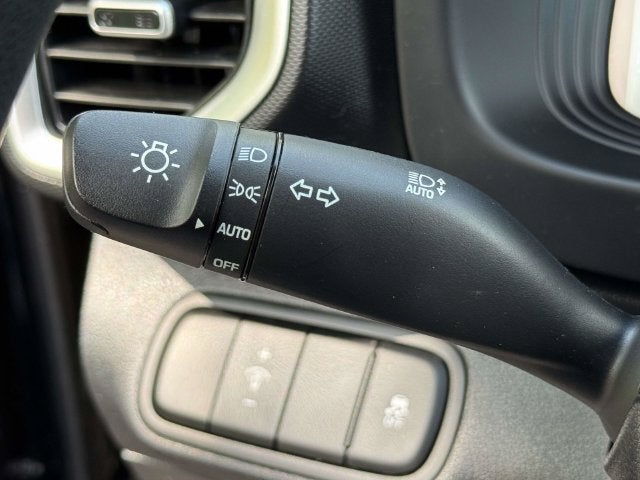 2023 Hyundai Lugar SE