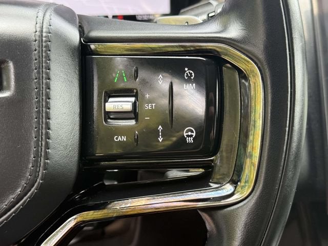 2025 Land Rover Range Rover Velar Dynamic SE