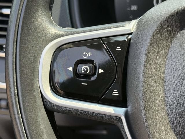 2022 Volvo XC90 T6 Inscription 7 Passenger