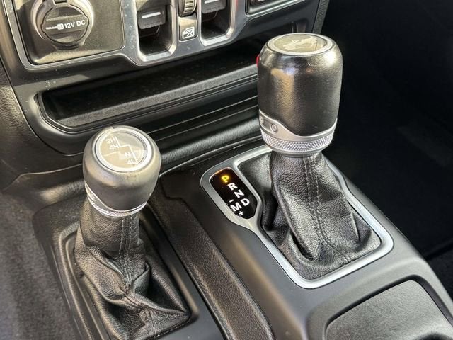 2020 Jeep Wrangler Unlimited Sahara Altitude 4x4