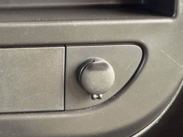 2025 Chevrolet Express Passenger 1LT