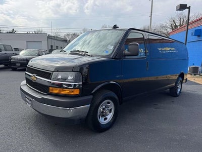 2025 Chevrolet Express Passenger 1LT