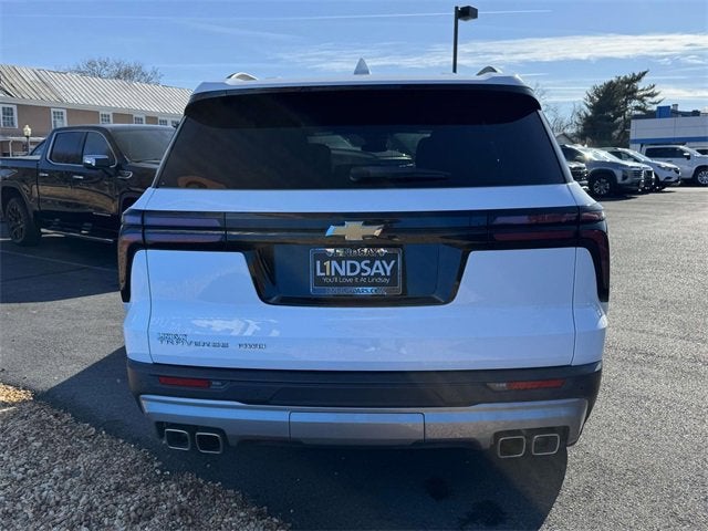 2025 Chevrolet Traverse LT