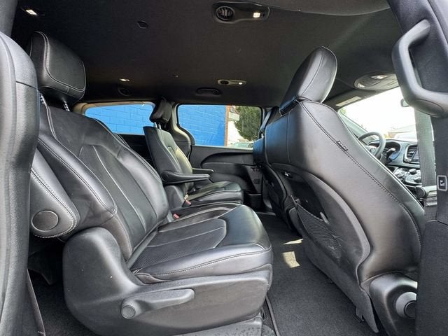2024 Chrysler Pacifica Hybrid S Appearance Pkg