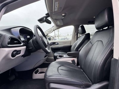 2022 Chrysler Pacifica Touring L AWD