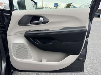 2022 Chrysler Pacifica Touring L AWD