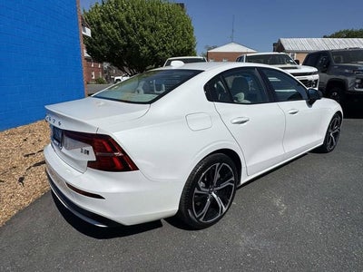 2024 Volvo S60 Core Dark Theme