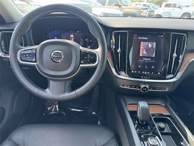 2023 Volvo V60 Cross Country Plus