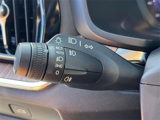 2023 Volvo V60 Cross Country Plus