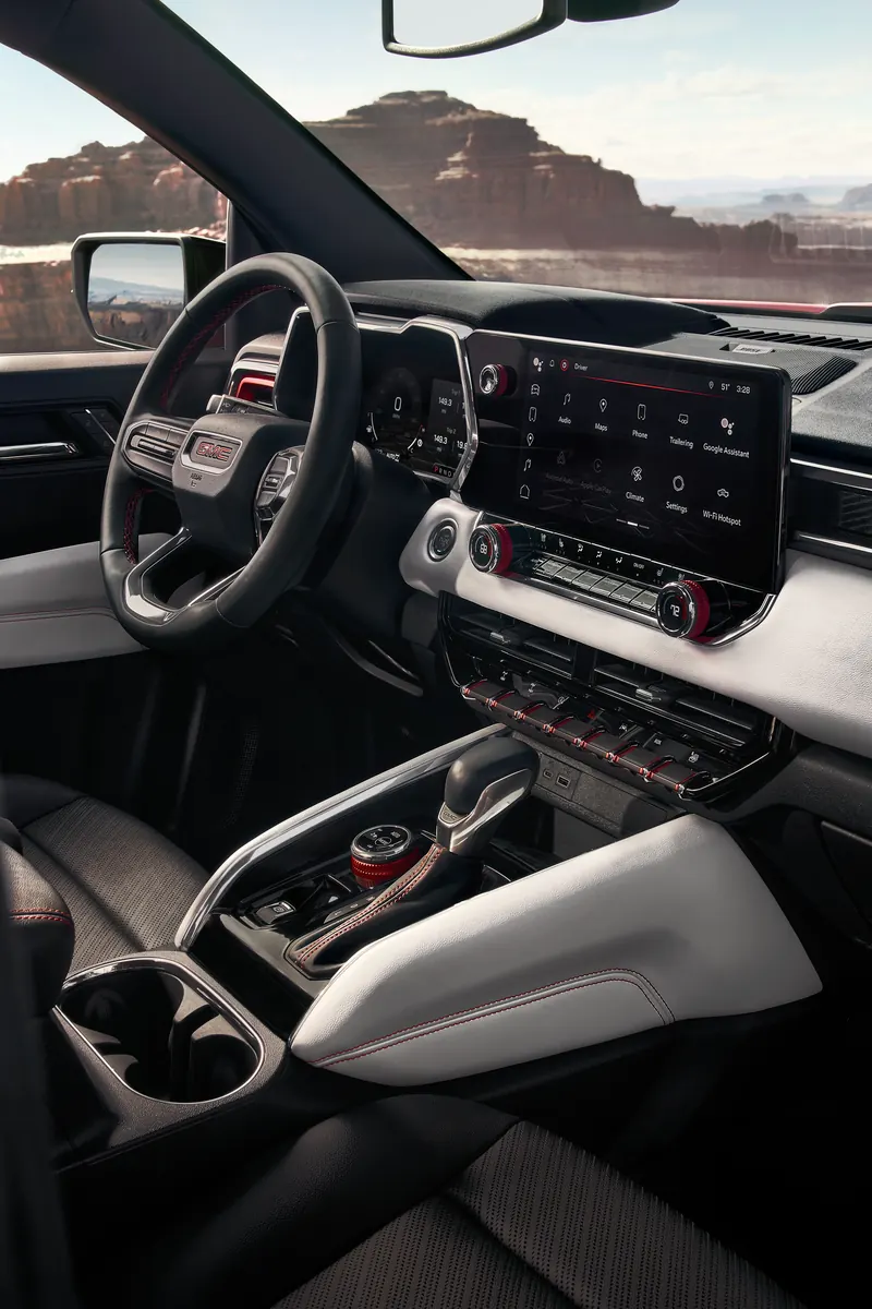 2026 GMC Canyon infotainment system at Lindsay Buick GMC in Warrenton VA